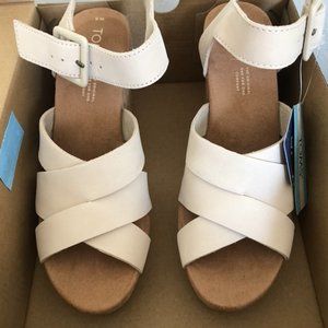 NWT Toms Platform Ava Sandal
